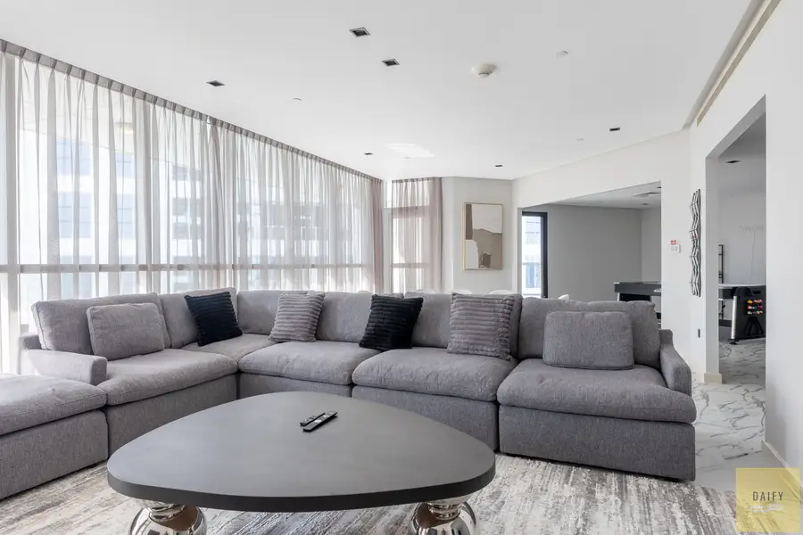 HUGE 3BR Luxury Apartment with Billiards & Air Hockey | Dubai Marina