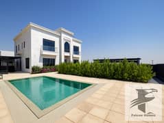 فيلا واسعة مكونة من 6 غرف نوم مع مسبح وحديقة