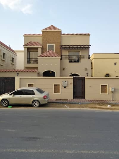 Ready to move in villa with water and electricity(5 bedrooms master ) On a main street at your favorite price Ready to move in villa with water and electricity(5 bedrooms master ) On a main street at your favorite price