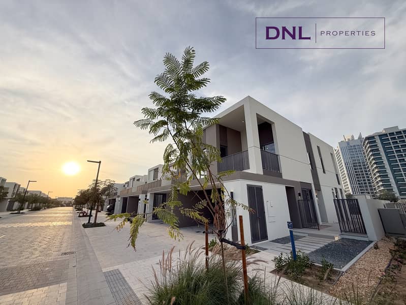 Vastu // Single Row // Landscaped // Exclusive Vastu // Single Row // Landscaped // Exclusive