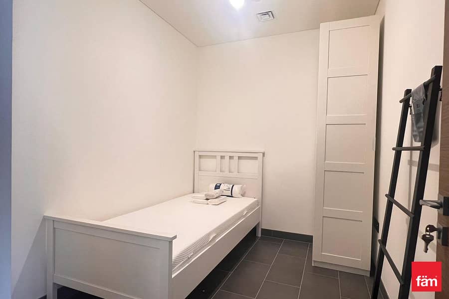 2 Bathrooms 1.5 Bedrooms Chiller Free - Image 5