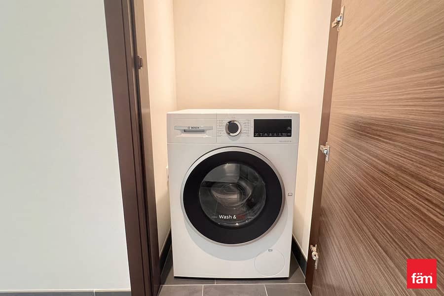 2 Bathrooms 1.5 Bedrooms Chiller Free - Image 8