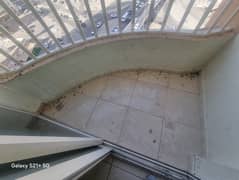 **إعلان شقة للإيجار – عربي & English** **للإيجار شقة غرفة وصالة مع بلكونة** تفاصيل الشقة: غرفة نوم مريحة صالة واسعة بلكونة حمام