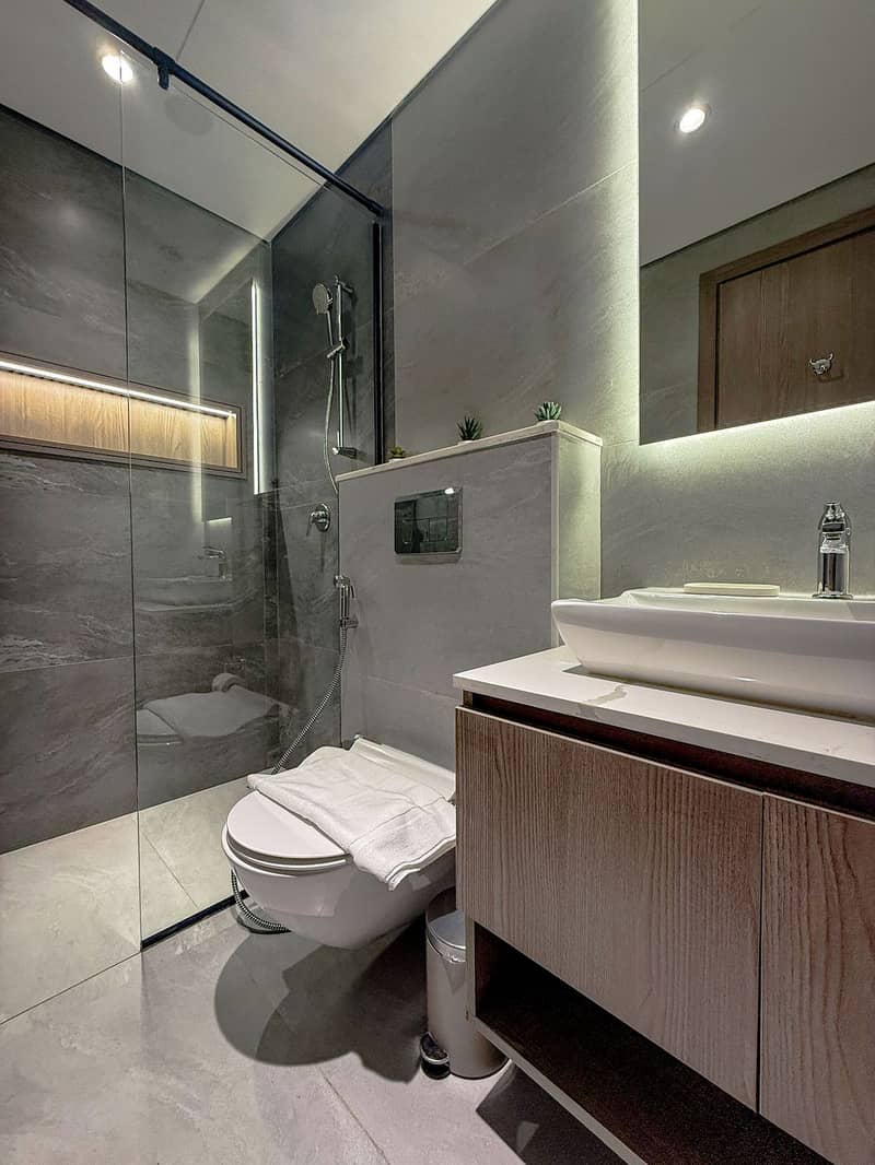 10 bathroom 2. jpg