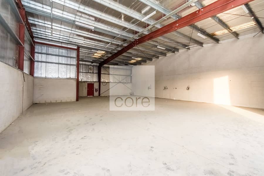Well maintain warehouse for rent in Al Quoz 3