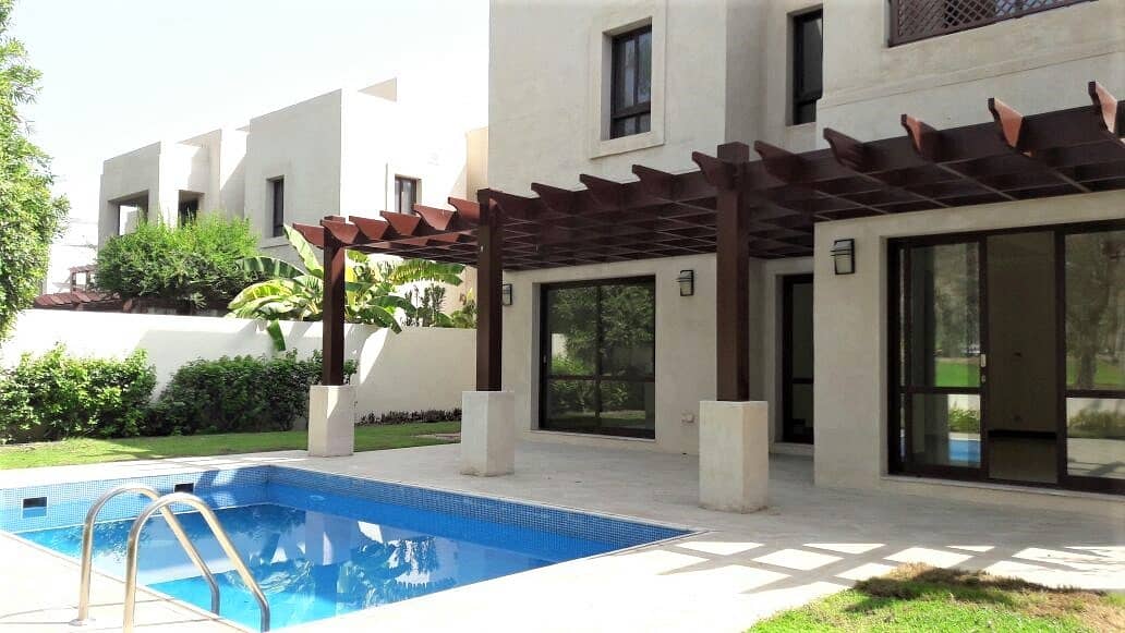 GOLF CLUB 4BR+M VILLA WITH PVT POOL AND GARDEN
