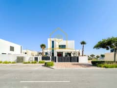 Ready To Move In|Fascinating Villa| Prime Location