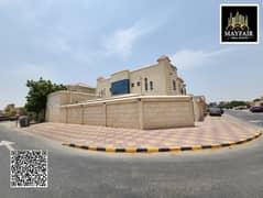 فيلا فاخرة للبيع - تقع على زاوية شارعين وخط سكة حديد