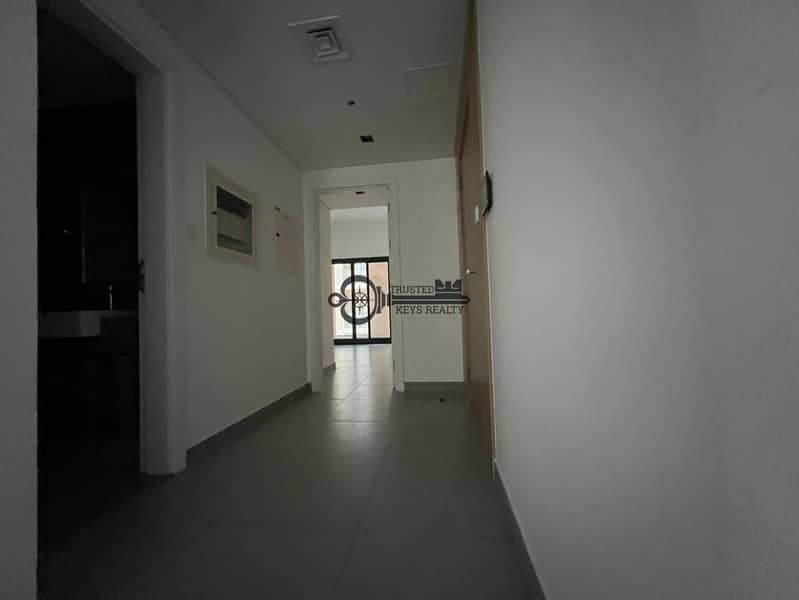 5 1000611845. jpg