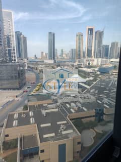شقة فاخرة بغرفة نوم واحدة مطلة على البحر للبيع في التعاون، الشارقة
