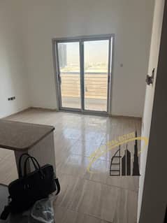 شقة غرفة وصالة مميزة للبيع مع حمامين في القصيص الصناعية 4