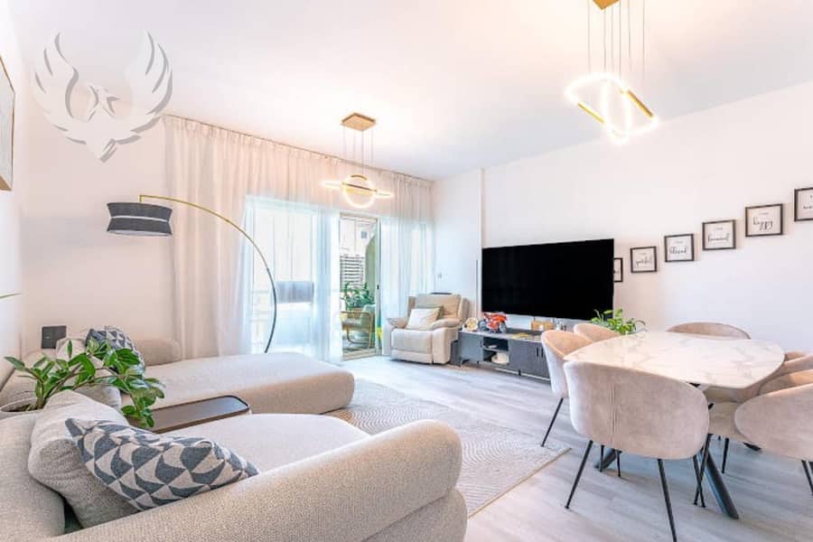 Vacant | Upgraded | Furnished | Skyline View Vacant | Upgraded | Furnished | Skyline View