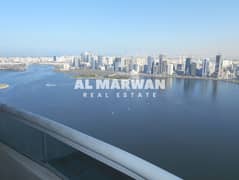 للبيع شقة فاخرة مكونة من ثلاث غرف نوم وصالة بإطلالة على الكورنيش في برج أمير بو خميسين - المجاز 3، الشارقة