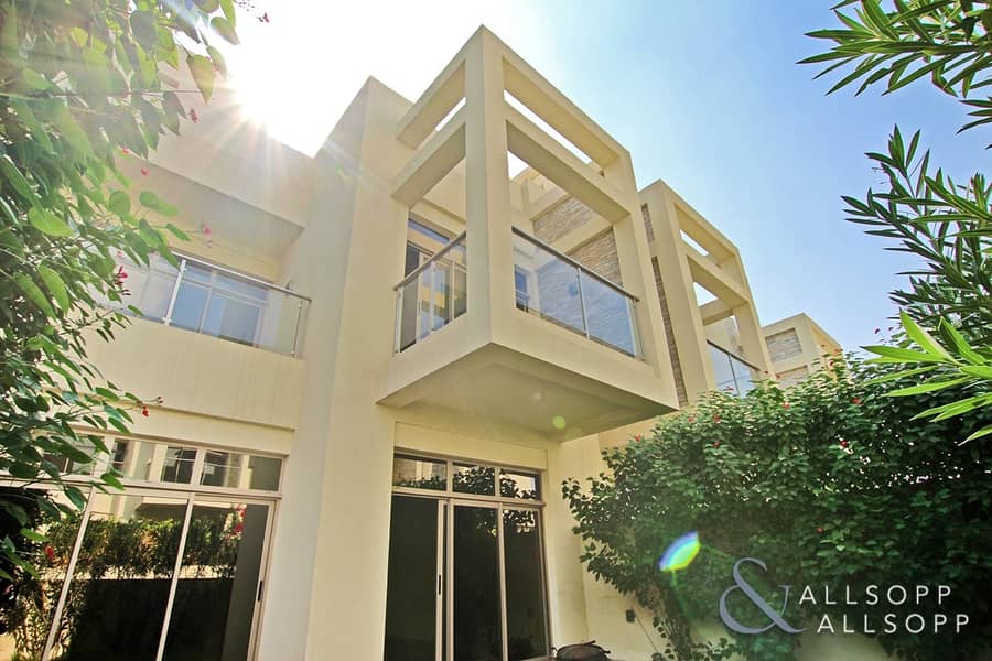 Luxury 3 Bed Townhouse | Fully Landscaped