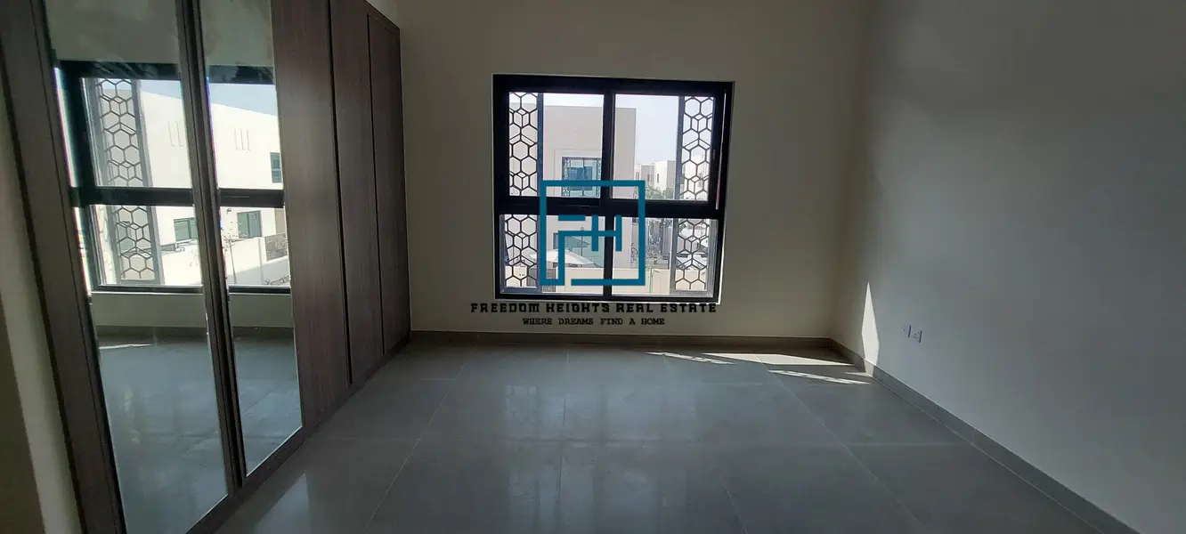 3 BR corner villa / Maidroom/ Brand new / for rent / Phase 4 - View 2