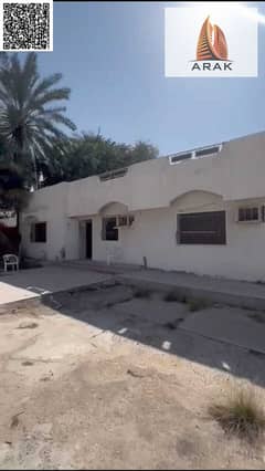عرض قوي للراغبين في سكن واسع أو استثمار سكني/تجاري فرصة مميزة بسعر لقطة فيلا للإيجار في الشارقة