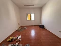 اقل سعر غرفتين وصاله في الشارقه- منطقة النباعه قريبه لقصر القباءل -مساحه كبيره وبتكييف مركزي