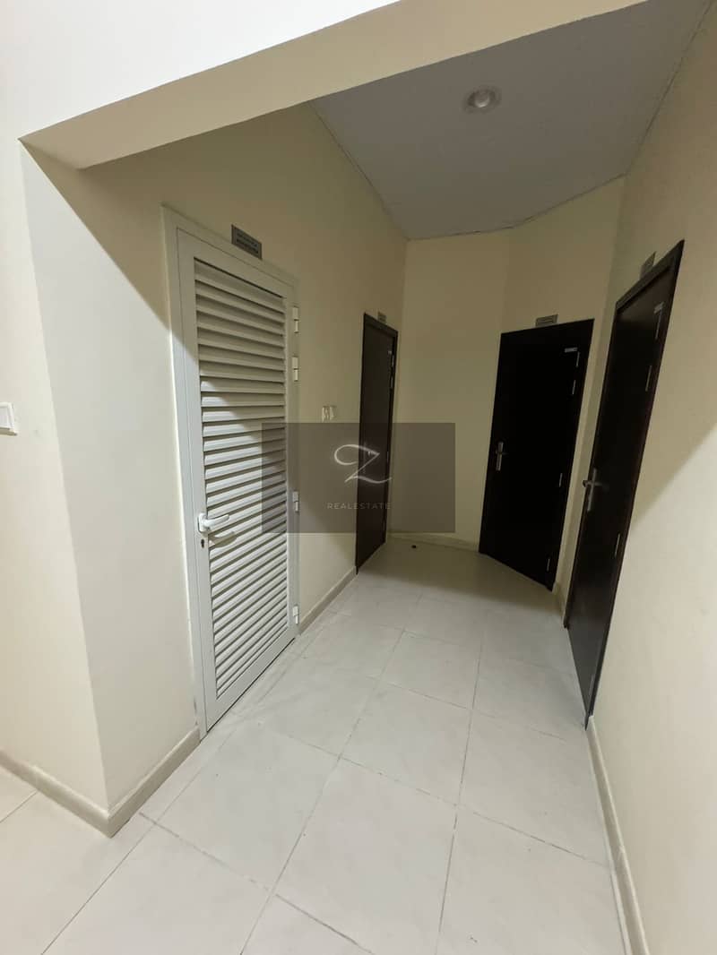 18 dbcff72e-3db7-43e1-9be0-ee239a4d1673. jpg