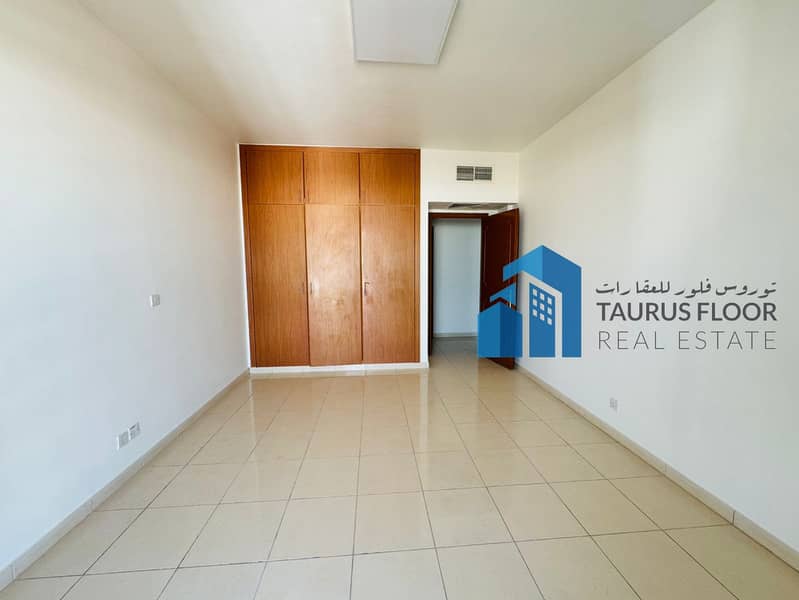 Chiller Free Renovated 3BHK+Maidroom Family Only Near Metro