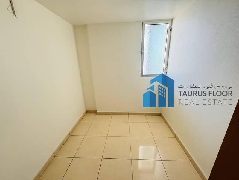 Chiller Free Renovated 3BHK+Maidroom Family Only Near Metro