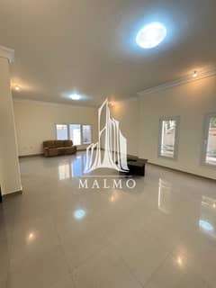 Huge and luxury villa for rent close to mosque and park