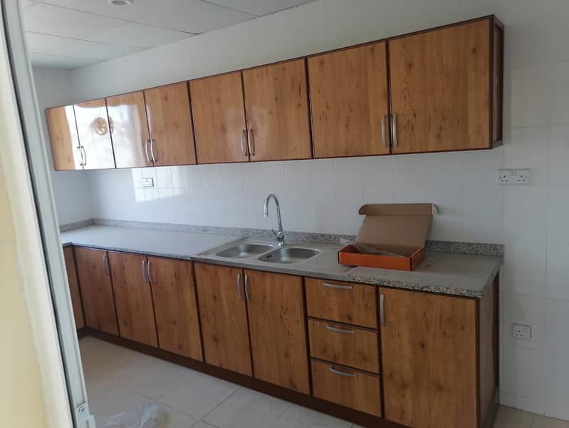 8 KITCHEN