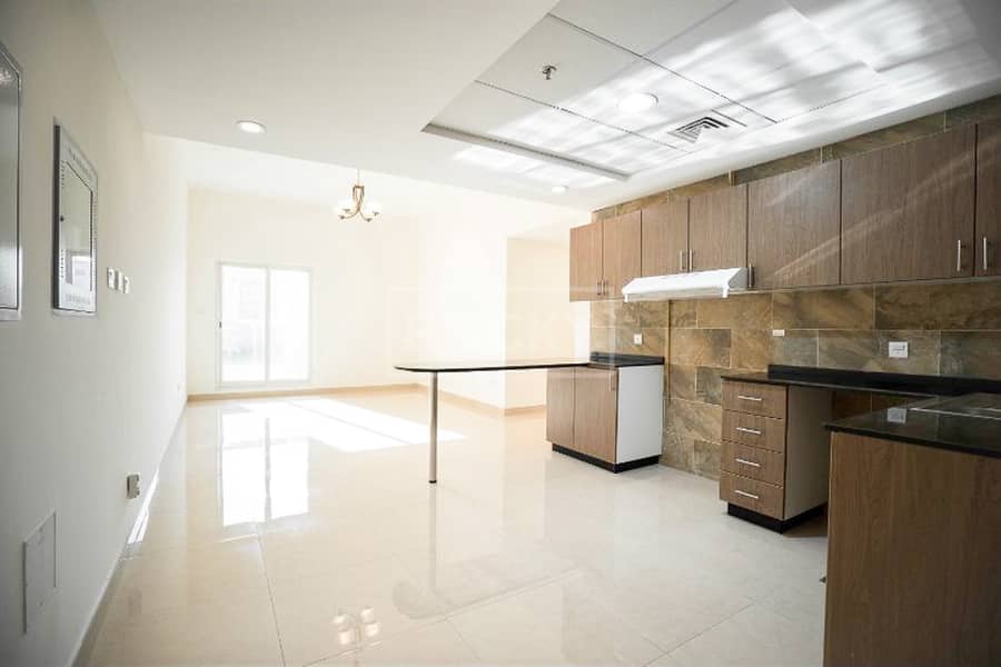 2 Unit no. 305 - WADI AL SAFA 516. jpg