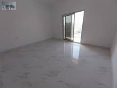 استوديو أول ساكن للإيجار في الجرف 2 الصناعية بمطبخ منفصل وبلكونة، موقع ممتاز وسهولة المخرج لدبي والشارقة، تشطيب حديث بسعر 25 ألف سنوياً