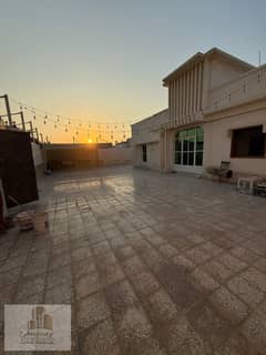 بيت للبيع في منطقة الغافية - مساحة البيت 8035 قدم مربع . .