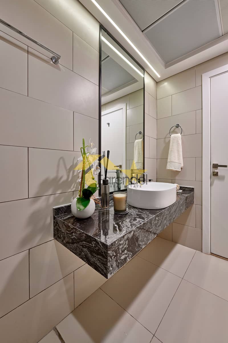 9 Washroom (2). jpg