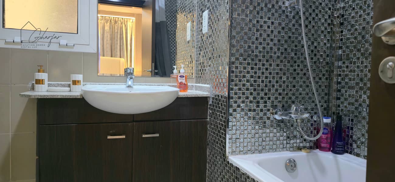 Serene parkside 1 BR retreat | Balcony | All Bills included