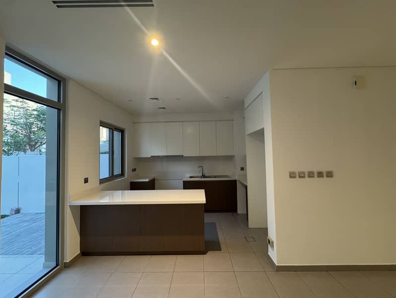 Vacant | Close To Pool & Park | 3 Bed + Maid | AR2