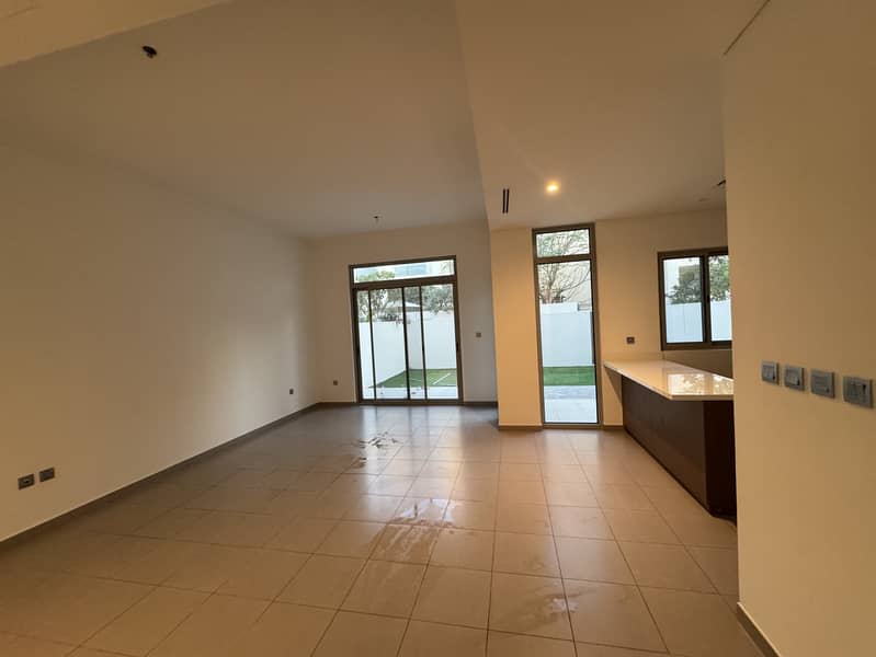 Vacant | Close To Pool & Park | 3 Bed + Maid | AR2