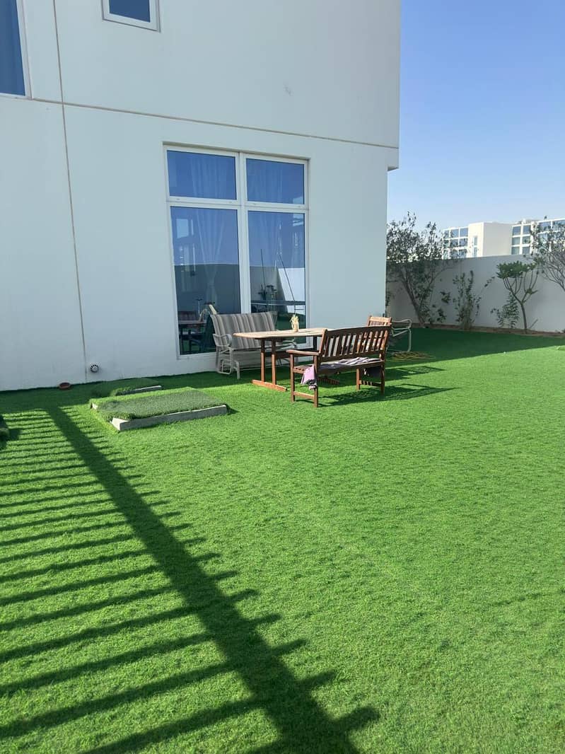 BACKING POOL | SINGLE ROW | BIG PLOT | STANDALONE |