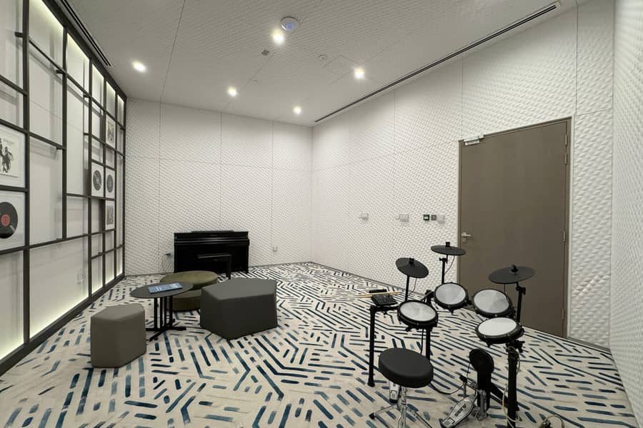 Bright 2BR Apartment near Marina Walk & JBR Beach | LIV - Image 33