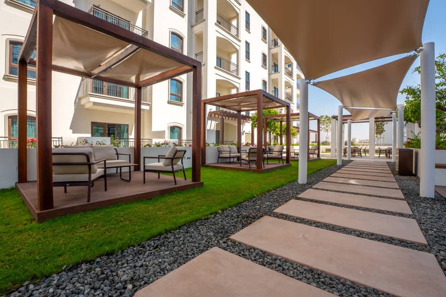 23 Courtyard 2. jpg