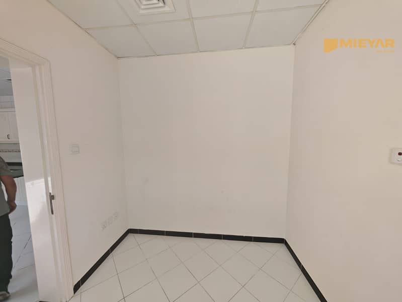 30 ac0576d5-c627-40c4-90fe-a4861ad6edf8. jpg