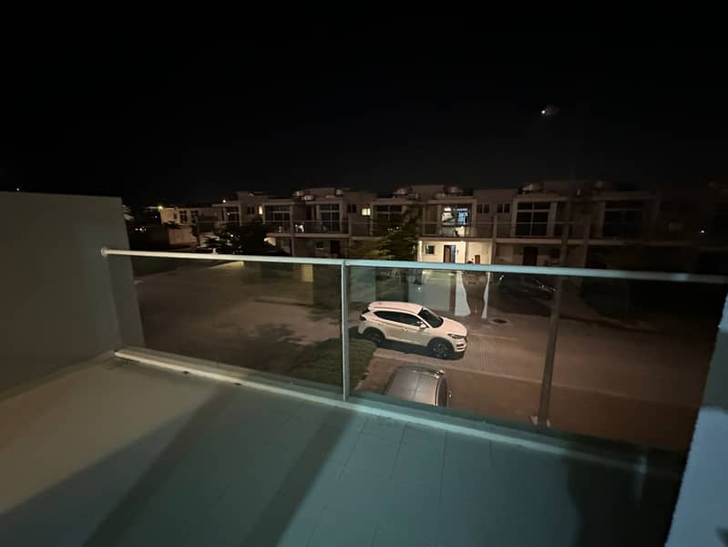 Corner Unit | Vacant | Ready to Move | Lowest Price in the Market