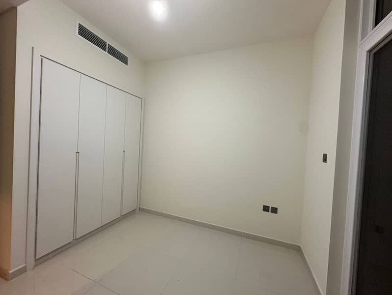 Corner Unit | Vacant | Ready to Move | Lowest Price in the Market