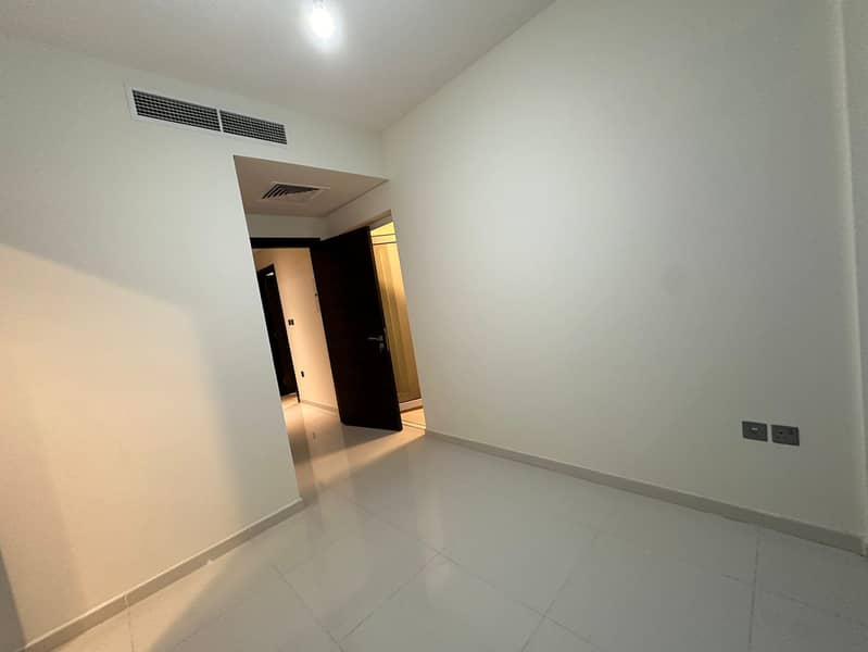 Corner Unit | Vacant | Ready to Move | Lowest Price in the Market