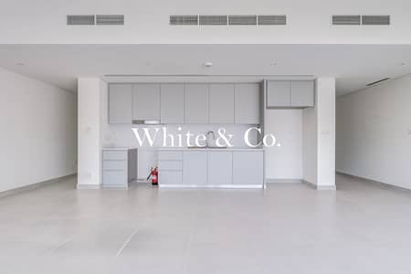 3 Bedroom Townhouse for Rent in The Valley by Emaar, Dubai - Single row | Steps to Pool | Middle Kitchen