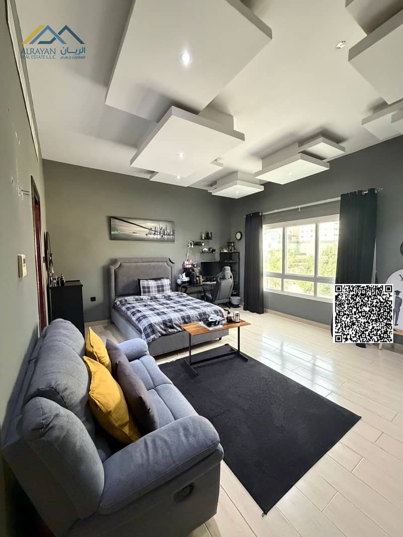 4 18a33a14-b617-49d3-861d-fc37a1db8ed0. jpg