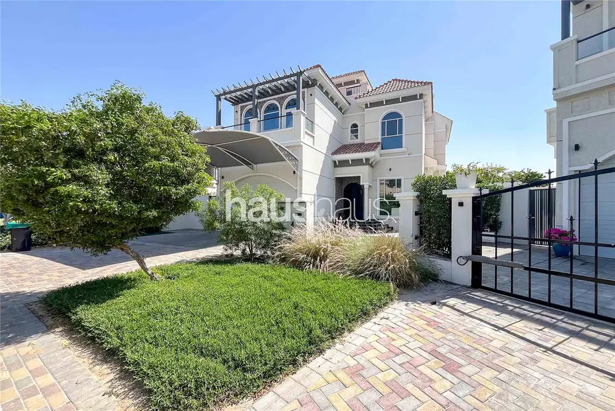 Custom Built Villa | Fully Upgraded | Large Plot in The Villa