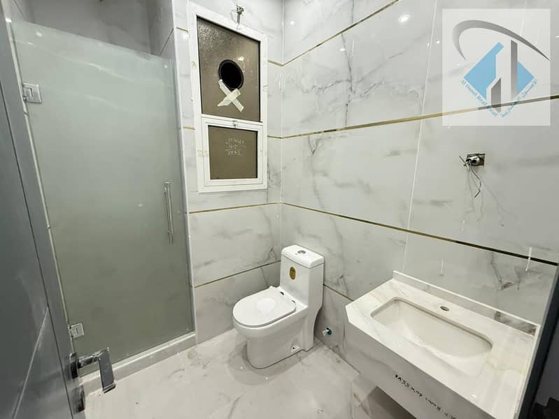 17 a804b0aa-4726-42db-a586-5595995ef5bd. jpg