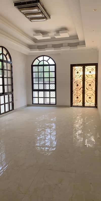 فيلا 4BHK جديدة مع 3 غرف معيشة فيلا 4BHK جديدة مع 3 غرف معيشة