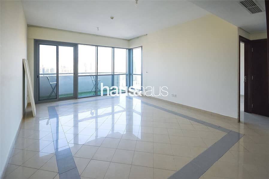 Vacant | Panoramic Views | Bright + Airy