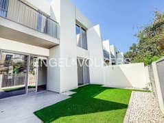 Next To Pool | Vacant | Kitchen Appliances