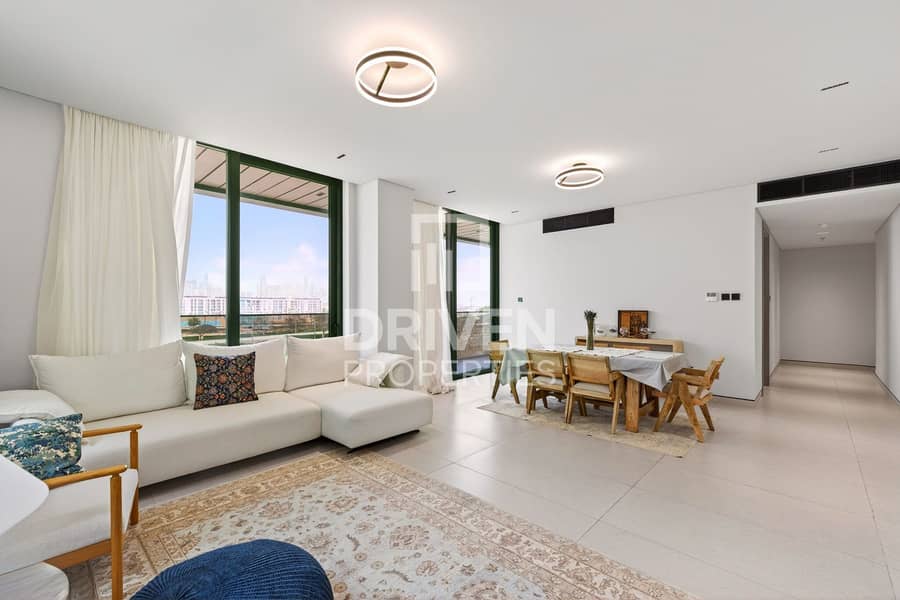 Modern Apt | Open View | Spacious with Study Room Modern Apt | Open View | Spacious with Study Room
