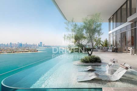 4 Bedroom Penthouse for Sale in Palm Jumeirah, Dubai - Luxury Unit with Jacuzzi In the Heart of The Palm