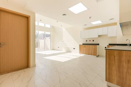 3 Bedroom Townhouse for Rent in Dubailand, Dubai - Corner Unit | Contemporary 3BR I Prime Location 3 Bedroom Townhouse for Rent in Dubailand, Dubai - Corner Unit | Contemporary 3BR I Prime Location